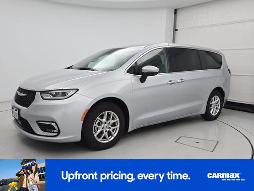 Silver 2023 Chrysler Pacifica Touring L