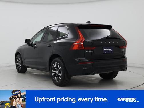 2024 Volvo XC60 B5 Core Dark Theme