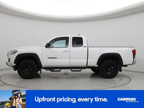 White 2023 Toyota Tacoma SR5