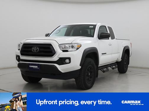 White 2023 Toyota Tacoma SR5