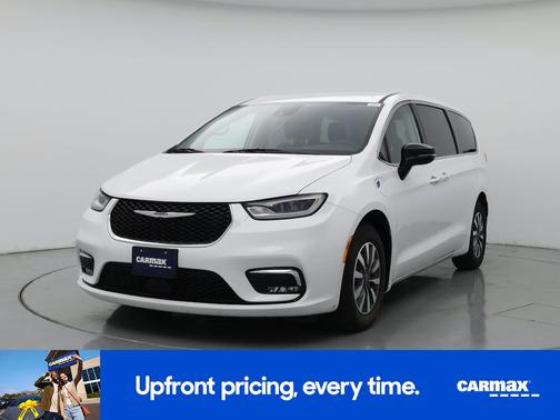 White 2024 Chrysler Pacifica Hybrid Select