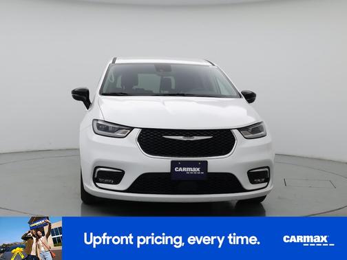 White 2024 Chrysler Pacifica Hybrid Select