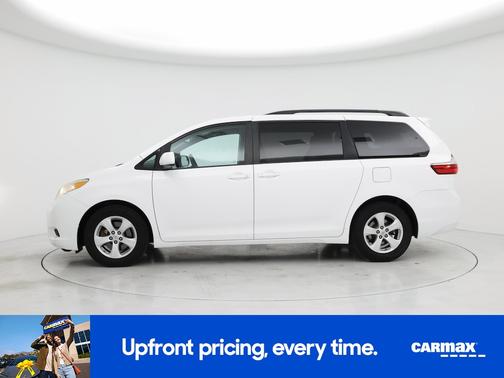 White 2015 Toyota Sienna LE