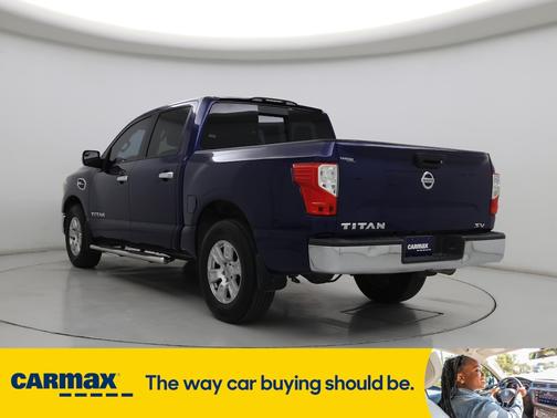 2017 Nissan Titan SV