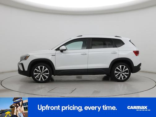 White 2022 Volkswagen Taos SE