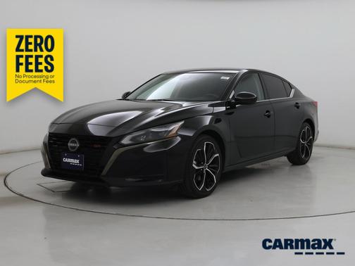 Black 2023 Nissan Altima SR