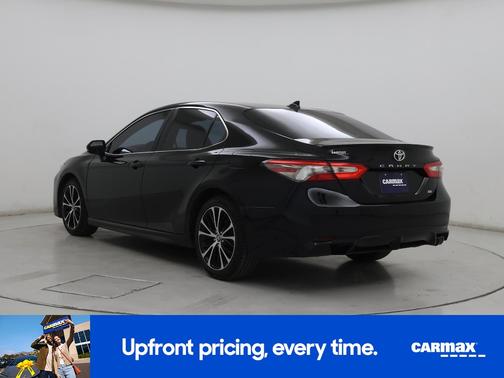 Black 2019 Toyota Camry SE