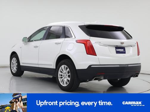 White 2018 Cadillac XT5 Luxury