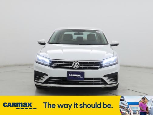 2017 Volkswagen Passat R-Line