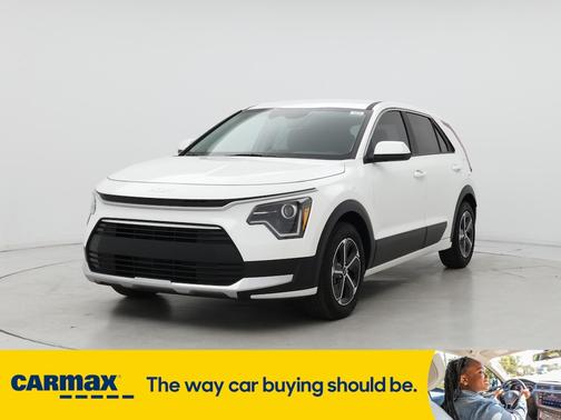 2023 Kia Niro LX