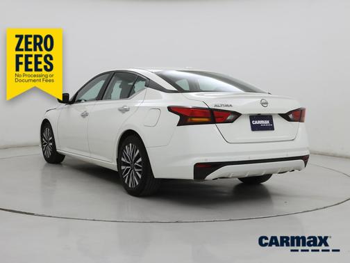 White 2025 Nissan Altima SV
