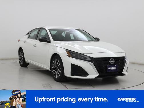 White 2025 Nissan Altima SV