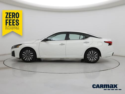 White 2025 Nissan Altima SV