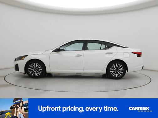White 2025 Nissan Altima SV