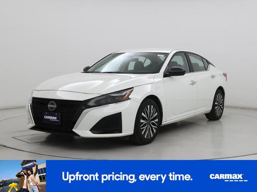 White 2025 Nissan Altima SV