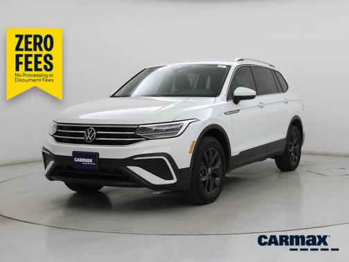 White 2024 Volkswagen Tiguan SE