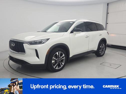 White 2023 INFINITI QX60 Luxe