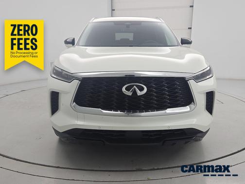 White 2023 INFINITI QX60 Luxe