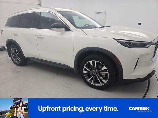 White 2023 INFINITI QX60 Luxe