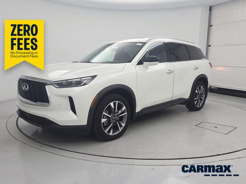 White 2023 INFINITI QX60 Luxe