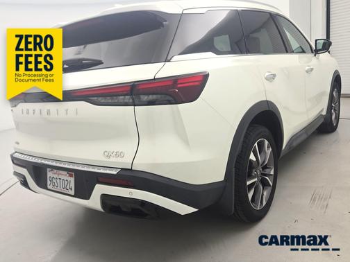White 2023 INFINITI QX60 Luxe