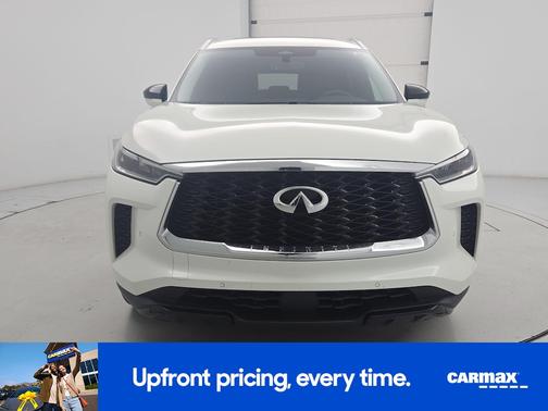 White 2023 INFINITI QX60 Luxe