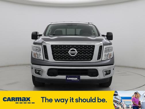2017 Nissan Titan SV