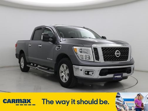 2017 Nissan Titan SV