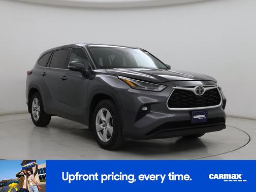 Gray 2024 Toyota Highlander LE