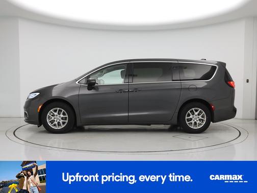 Gray 2023 Chrysler Pacifica Touring L