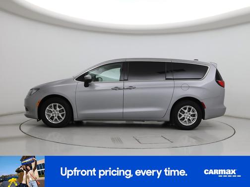 2021 Chrysler Voyager LX
