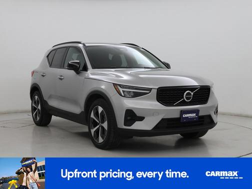 2023 Volvo XC40 B5 Plus Dark Theme