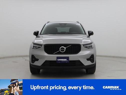 2023 Volvo XC40 B5 Plus Dark Theme