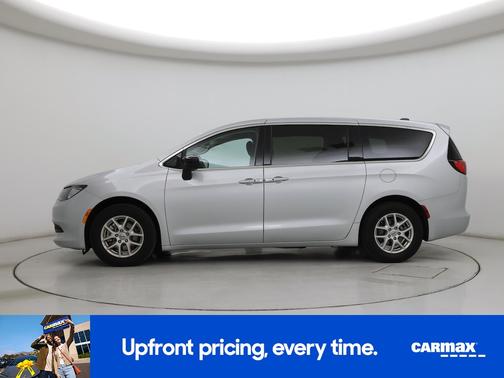 2024 Chrysler Voyager LX