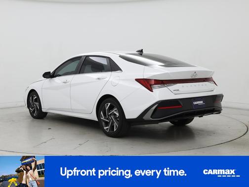 White 2025 Hyundai ELANTRA SEL Convenience