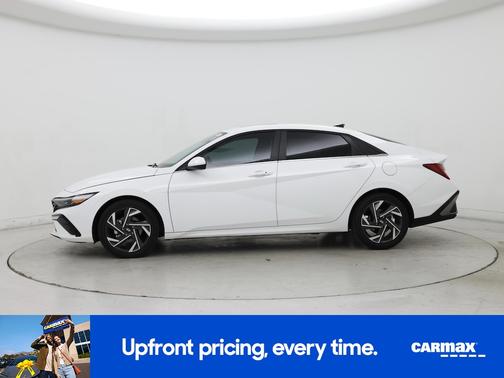 White 2025 Hyundai ELANTRA SEL Convenience