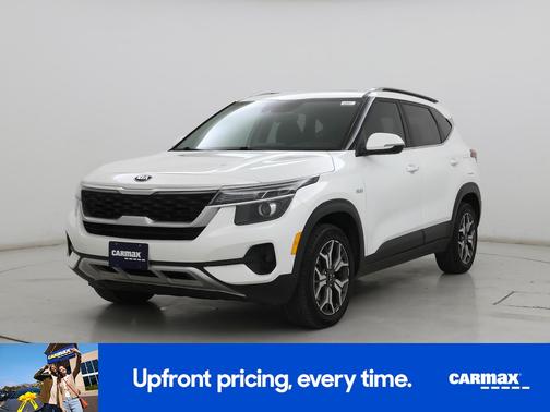 White 2021 Kia Seltos EX