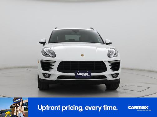 2017 Porsche Macan Base (PDK)