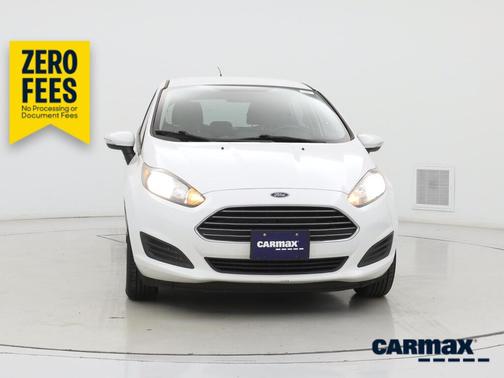 White 2016 Ford Fiesta SE