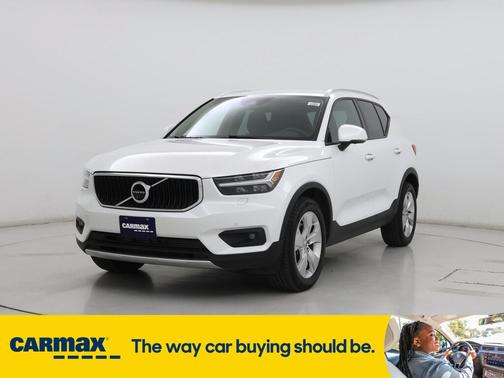 2021 Volvo XC40 T5 Momentum