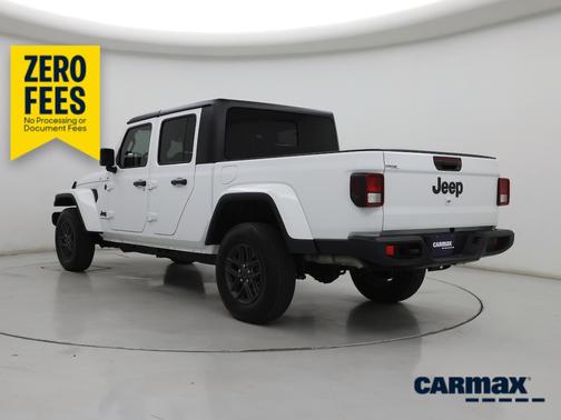 White 2024 Jeep Gladiator Sport S