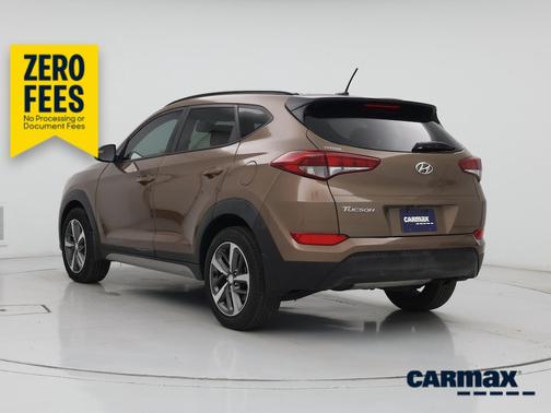 Gold 2017 Hyundai TUCSON SE