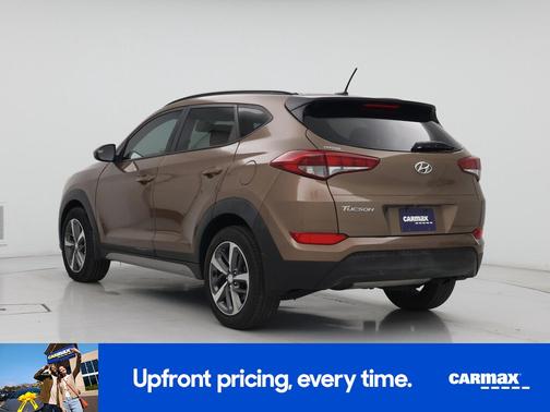 Gold 2017 Hyundai TUCSON SE