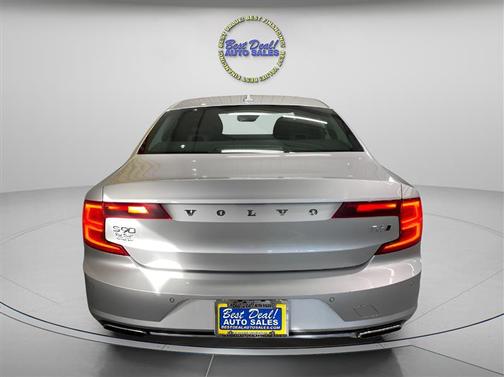 2018 Volvo S90 T6 Momentum