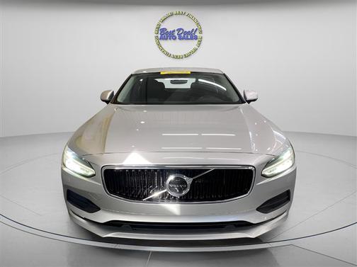 2018 Volvo S90 T6 Momentum