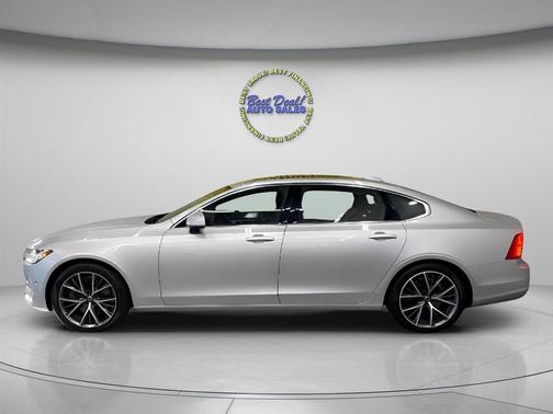 2018 Volvo S90 T6 Momentum