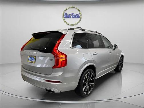 2018 Volvo XC90 T6 Momentum