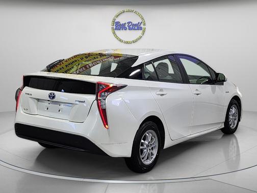 2016 Toyota Prius Three