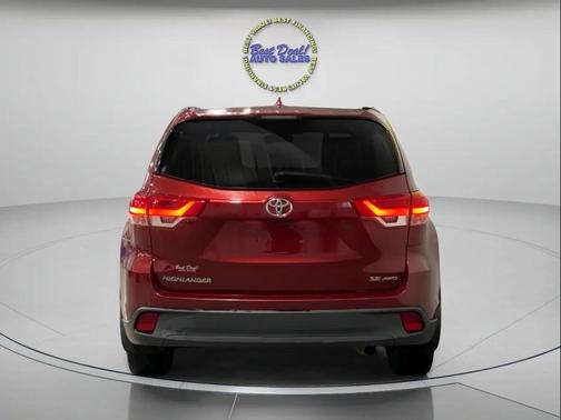 2017 Toyota Highlander SE