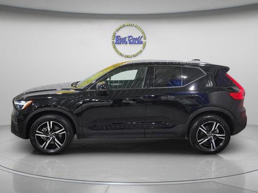 2023 Volvo XC40 B5 Core AWD 4DR SUV